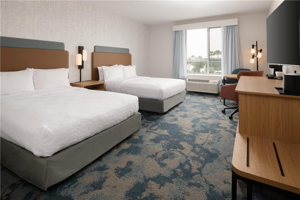 Фото Holiday Inn Express North Hollywood - Burbank Area, an Ihg Hotel