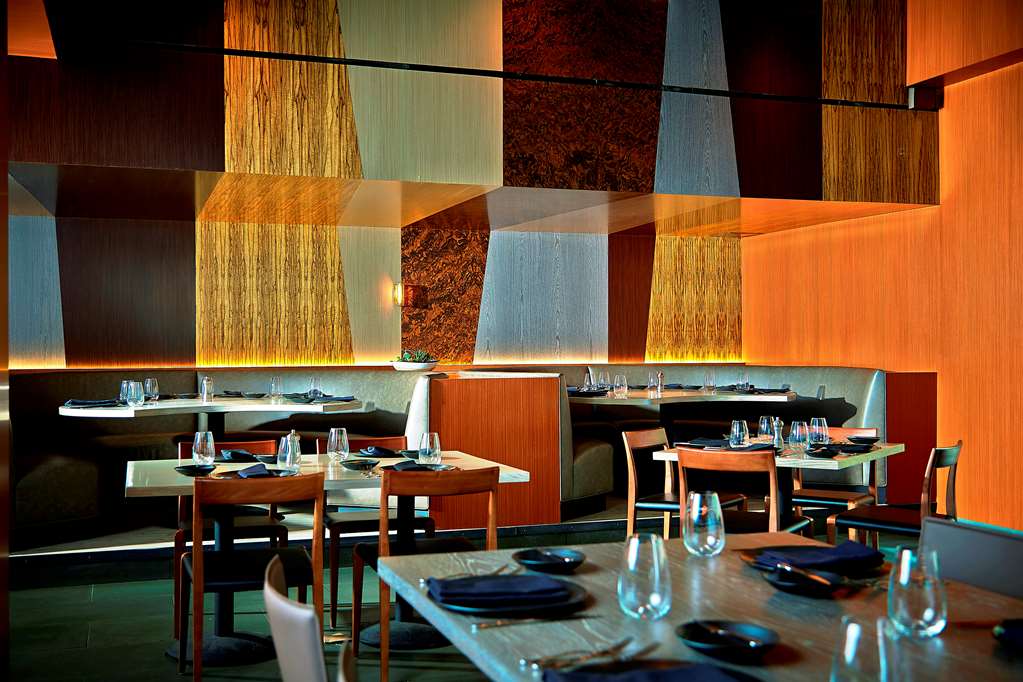 Фото The Highland Dallas, Curio Collection by Hilton