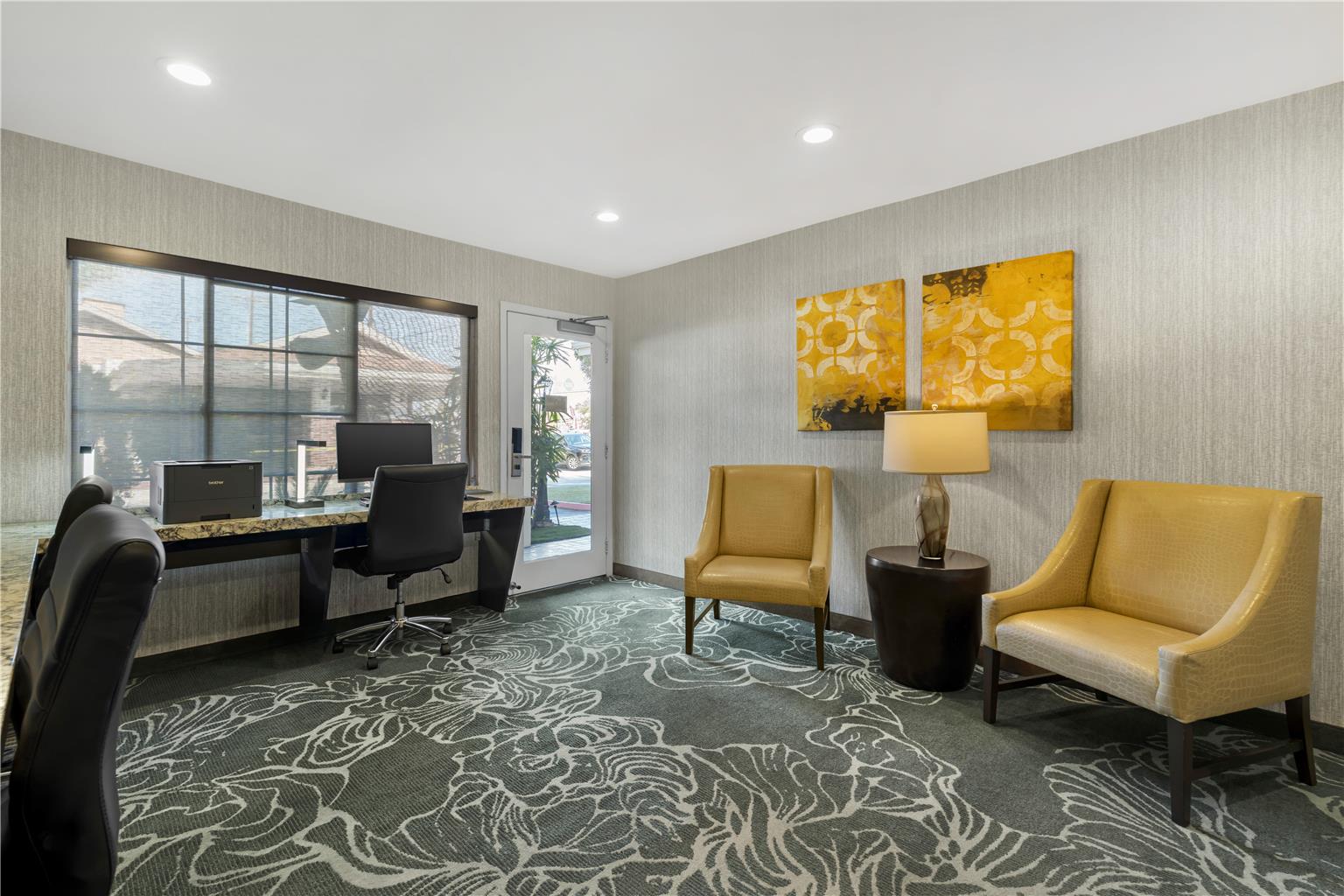 Фото Best Western Plus Carriage Inn