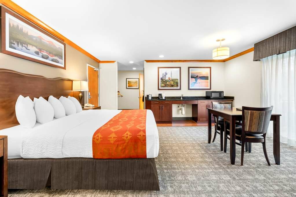 Фото Best Western Rocky Mountain Lodge