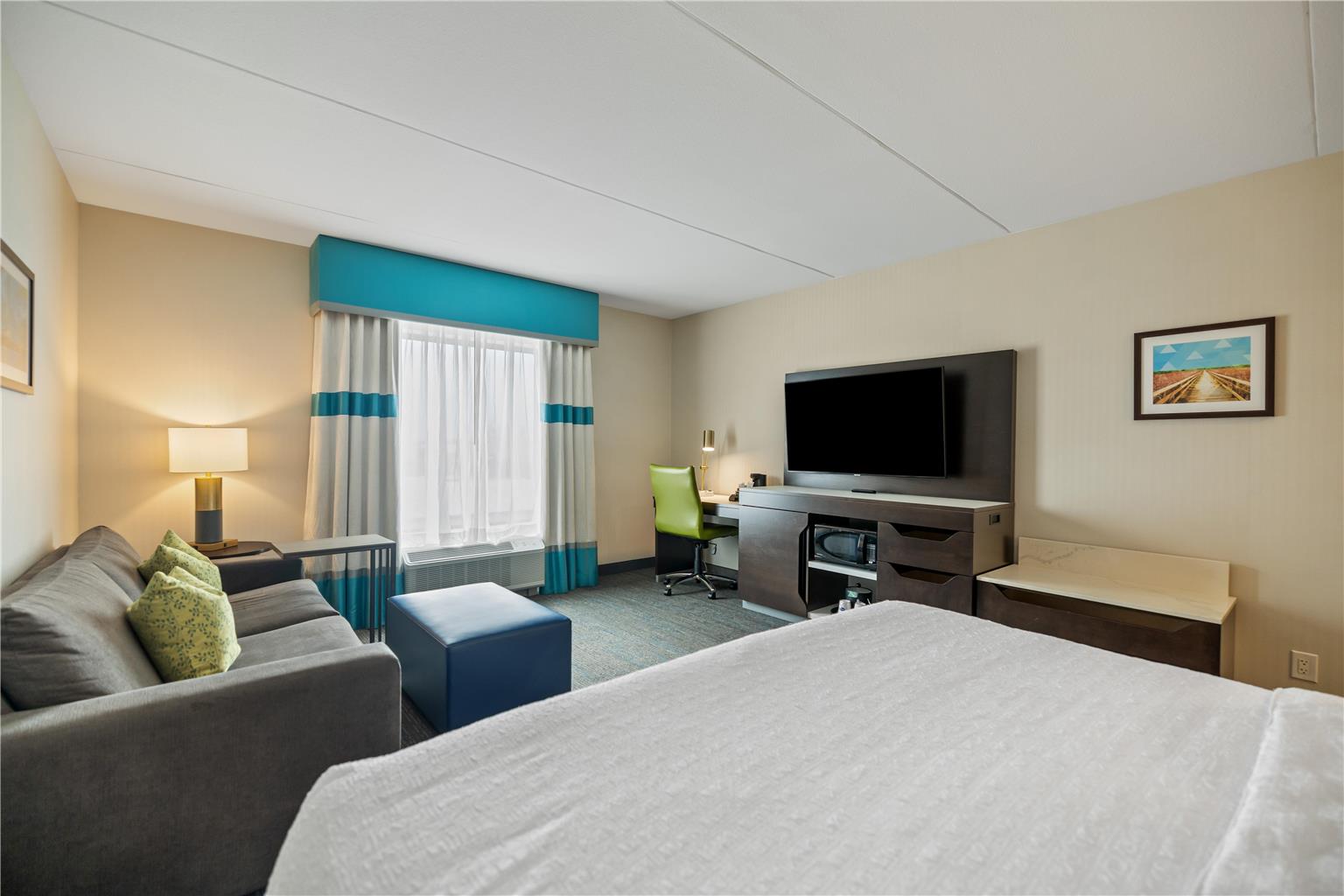 Фото Hampton Inn by Hilton Winnipeg Airport/Polo Park