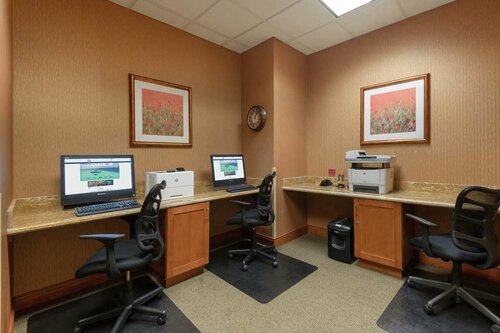 Гостиница Embassy Suites by Hilton Loveland Conference Center & SPA в Лавленде