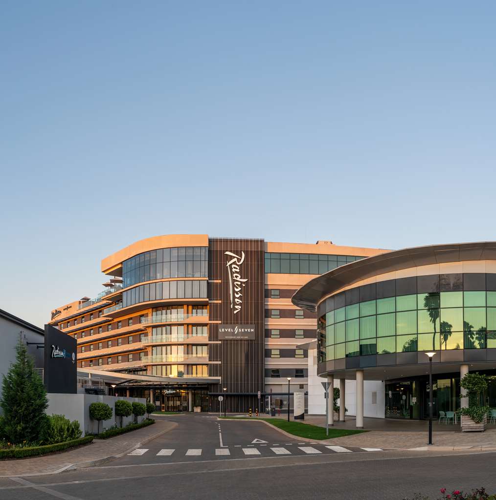 Фото Radisson Hotel & Convention Centre, Johannesburg, O.R. Tambo Airport