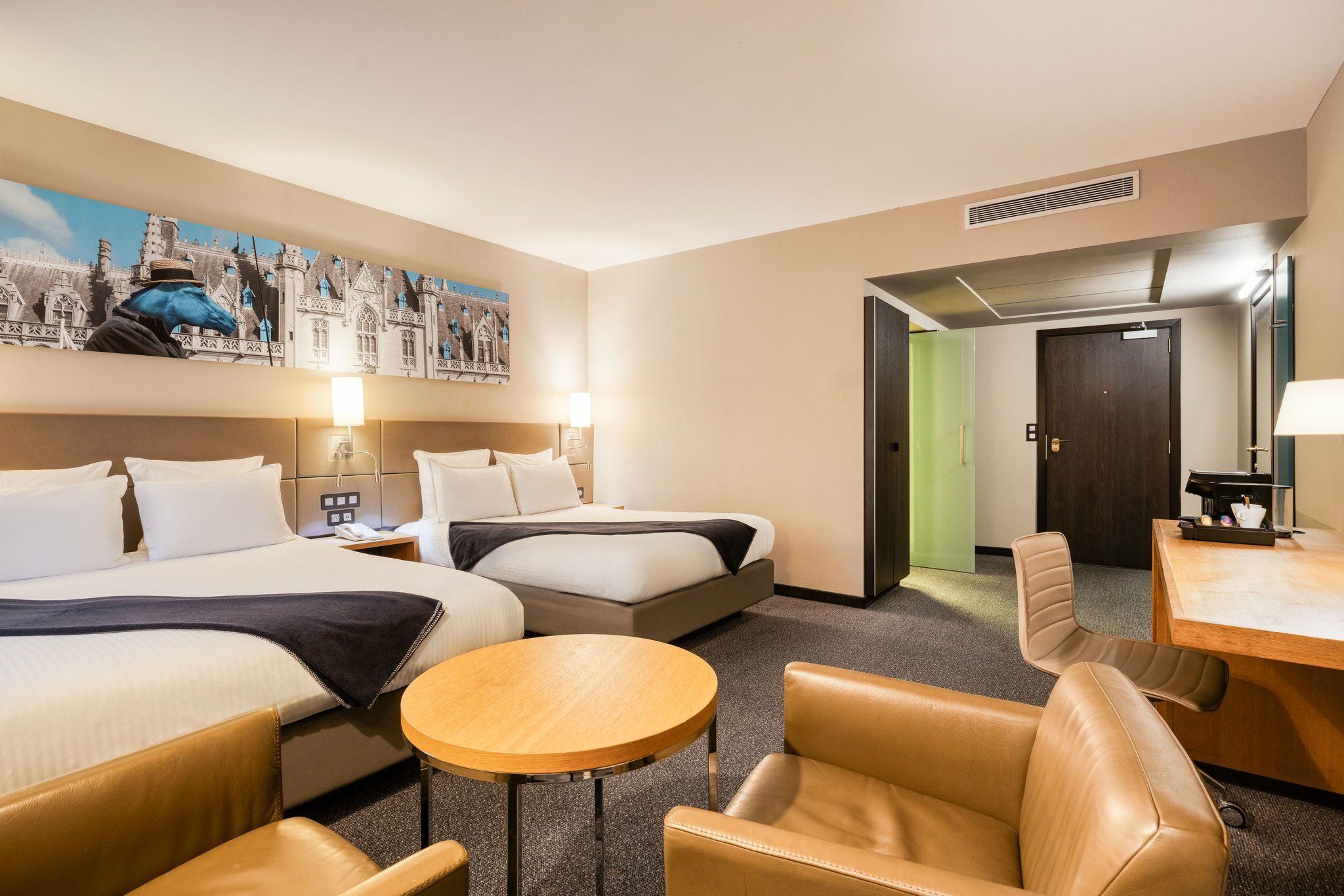 Фото Crowne Plaza Bruges