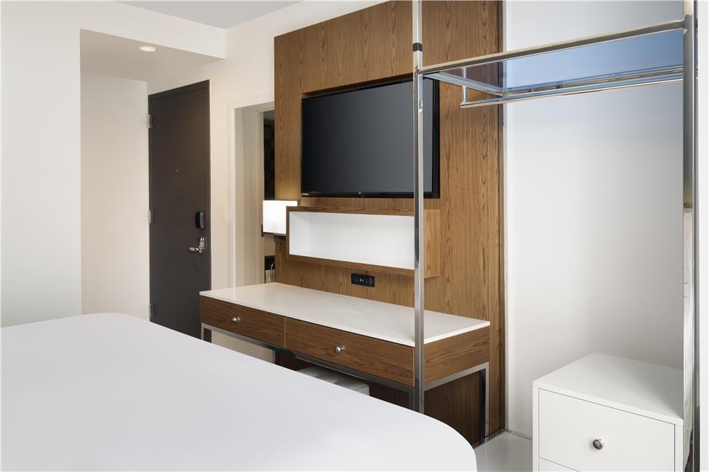 Фото Best Western Premier Empire State Hotel