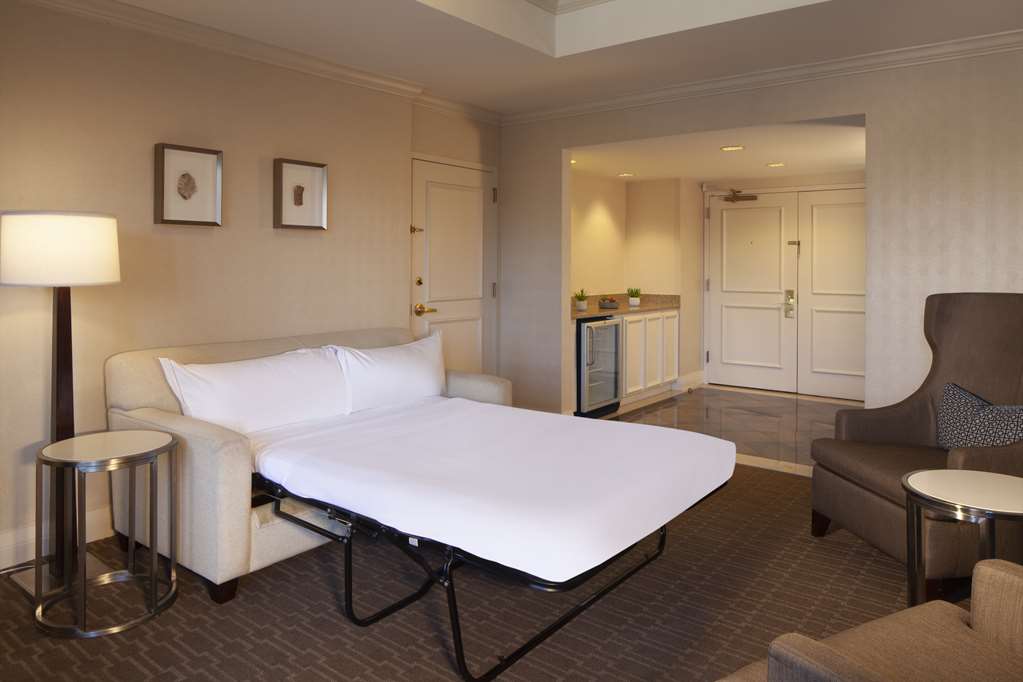 Фото Hilton Alexandria Old Town