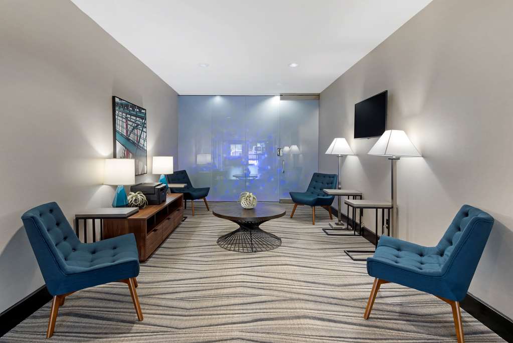 Фото Best Western Plus Arlington North Hotel & Suites