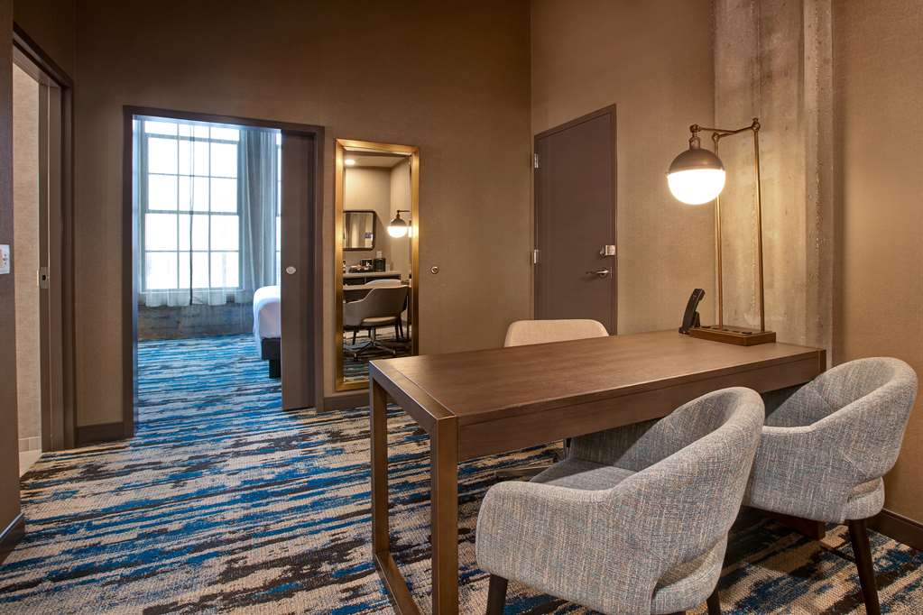 Фото Embassy Suites by Hilton Rockford Riverfront