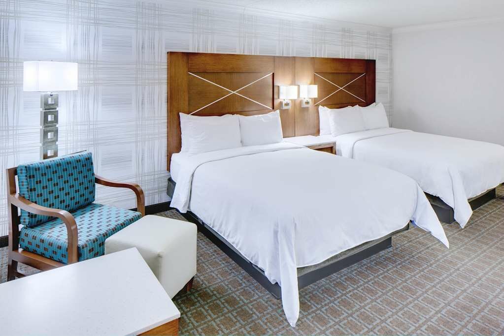 Фото DoubleTree by Hilton Madison Downtown