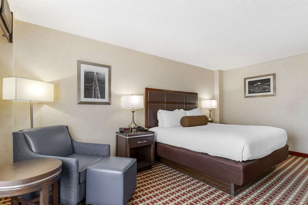 Фото Best Western Plus Grosvenor Airport Hotel