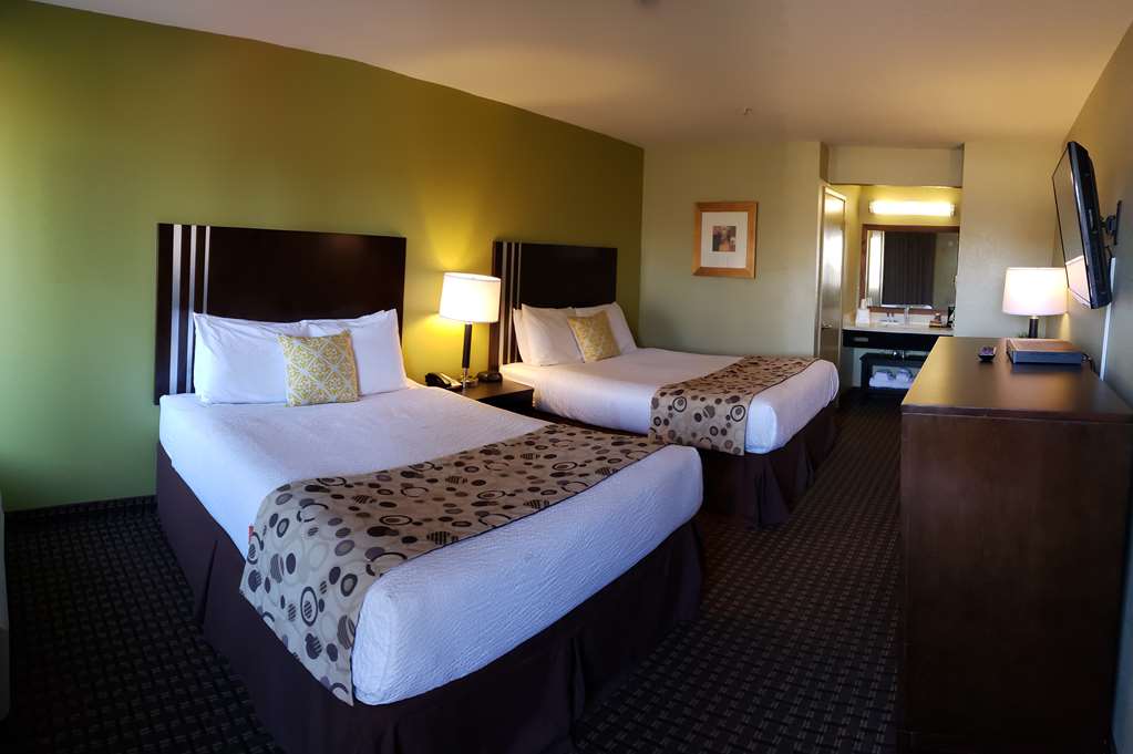 Фото SureStay Hotel by Best Western Vallejo Napa Valley