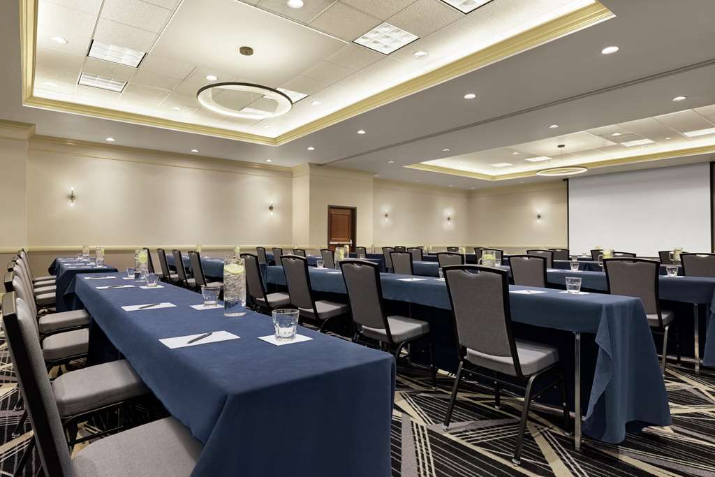 Фото Embassy Suites by Hilton Denver International Airport
