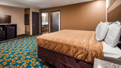 Гостиница SureStay Hotel by Best Western Brownsville в Браунсвилле