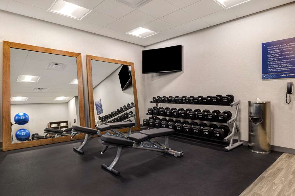 Фото Hampton Inn & Suites Marina