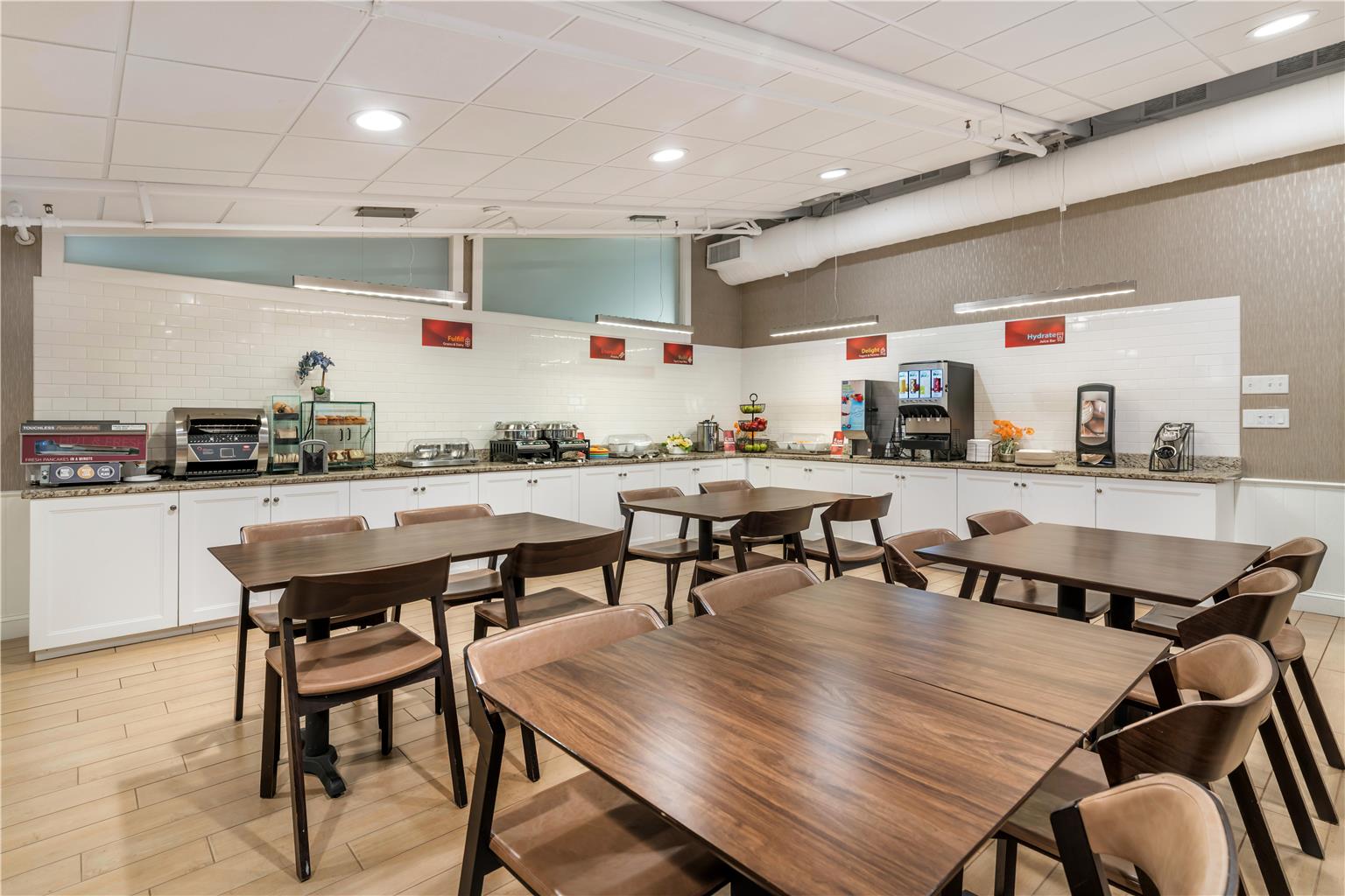 Фото Best Western Plus Waltham Boston