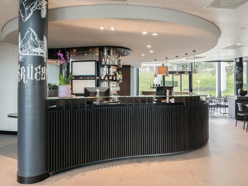Гостиница Novotel Suites Geneve Aeroport в Же