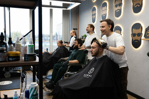 OldBoy (Oktyabrskiy Boulevard, 22), barber shop