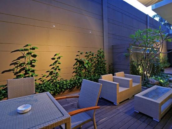 Фото Midtown Hotel