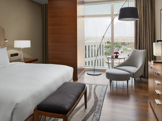 Фото Hilton Riyadh Hotel & Residences