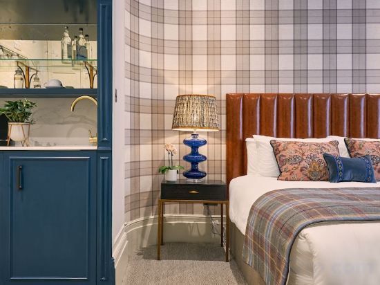 Фото Tophams Hotel