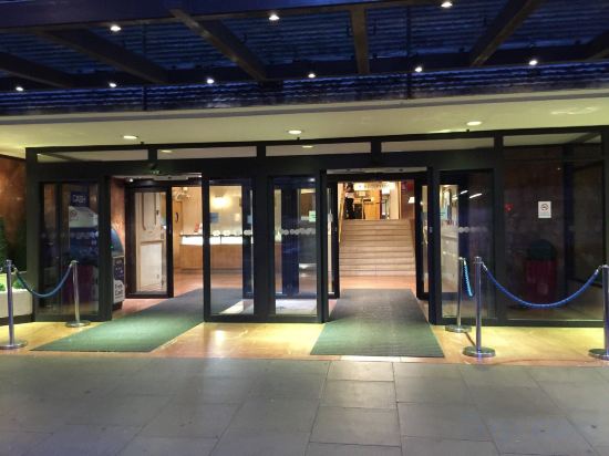 Фото St Giles Hotel - London