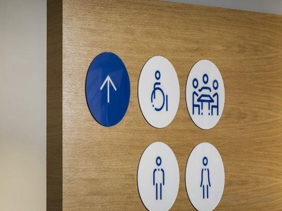 Фото Holiday Inn Express London - Park Royal