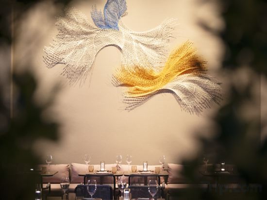 Фото Kromo Bangkok Curio Collection by Hilton