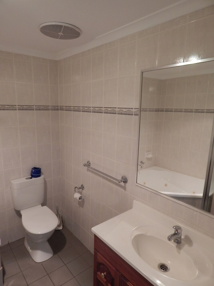 Фото Jacksons Motor Inn