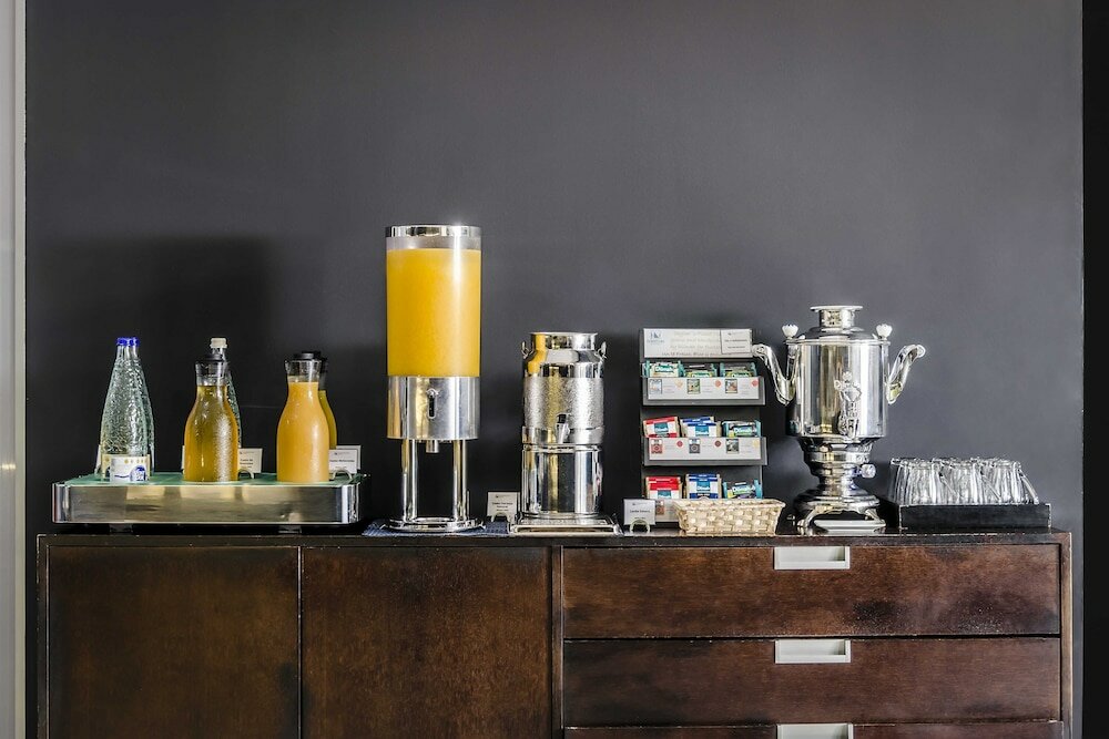 Фото Ikonik Angli