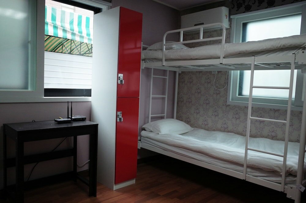 Фото Yakorea Hostel Gangnam