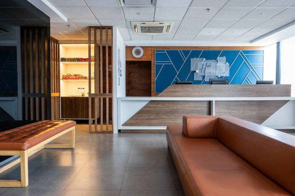 Фото City Express Plus Satelite