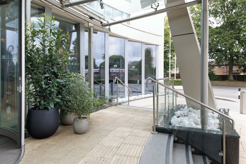 Фото Crowne Plaza London - Gatwick Airport