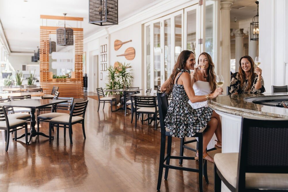 Фото Moana Surfrider, A Westin Resort & SPA, Waikiki Beach