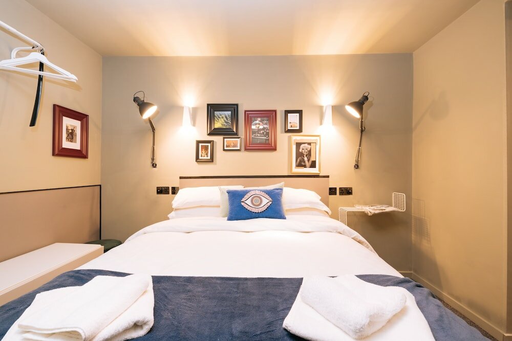 Фото The Warwick by Aura Collection