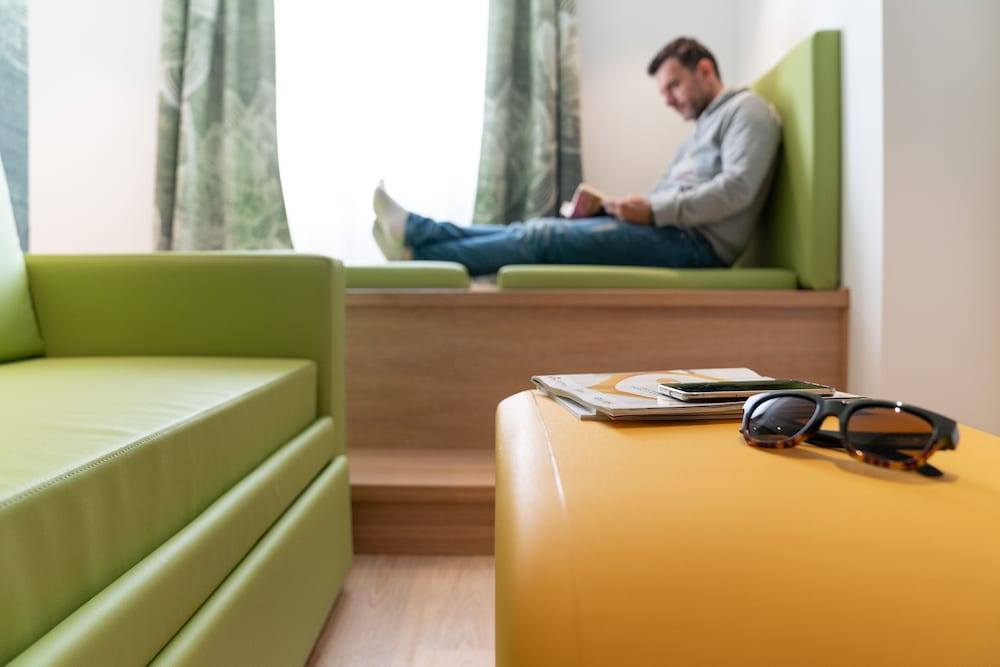 Фото Holiday IV Gardan