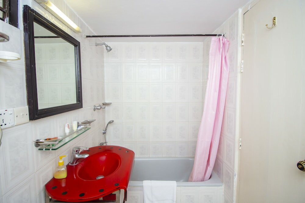 Фото Hotel Lake Breeze