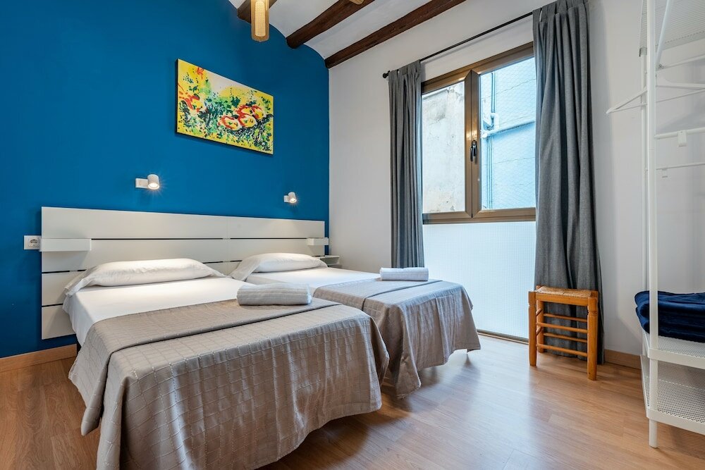 Фото Hostal Forum Tarragona