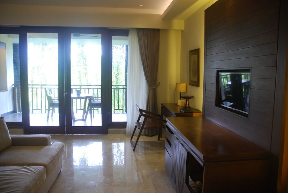 Фото Ubud Village Hotel