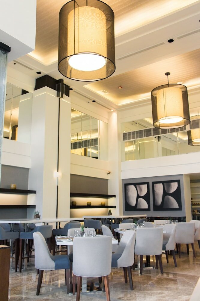 Фото Seda Ayala Center Cebu