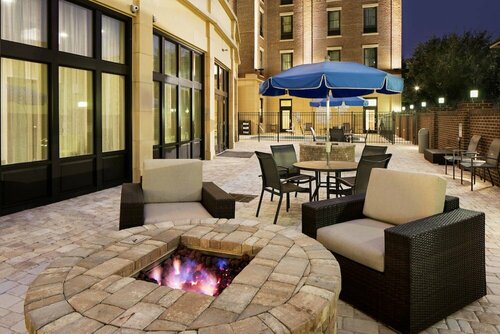 Внешний вид отеля Fairfield Inn & Suites Savannah Downtown/Historic District в Саванне, фото 5