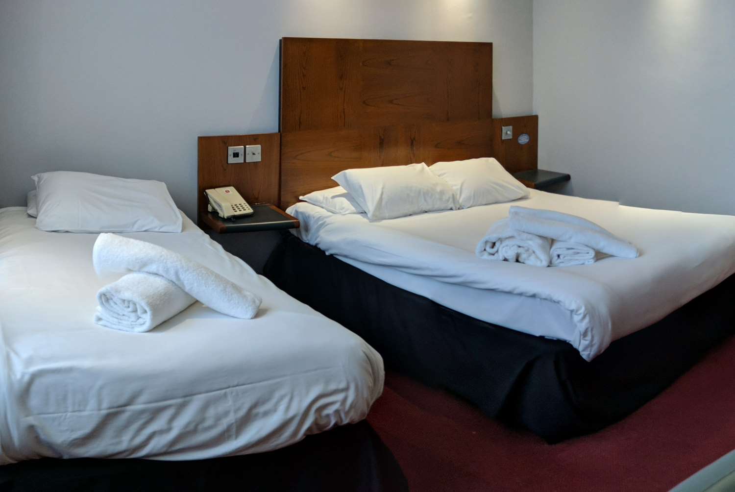 Фото Ramada by Wyndham Loughborough Hotel