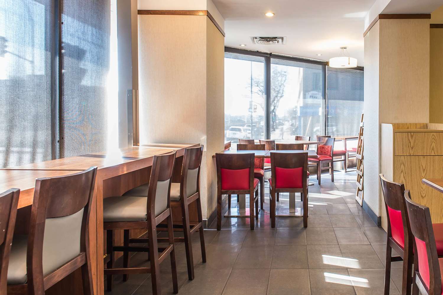 Фото Ramada Plaza by Wyndham Montreal