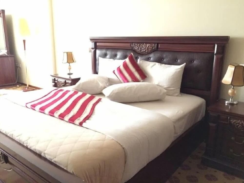 Фото Hotel Karisimbi