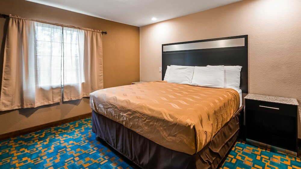Фото SureStay Hotel by Best Western Brownsville