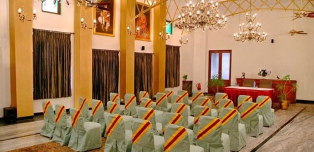 Фото WelcomHeritage Taragarh Palace