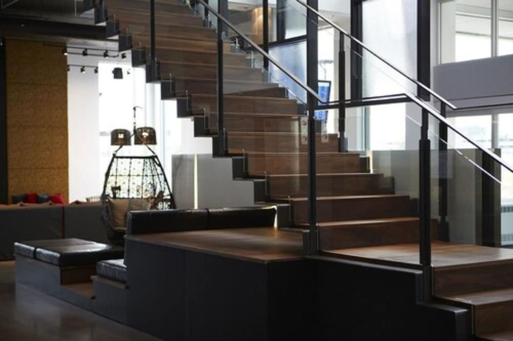 Фото Alt Hotel Toronto Airport