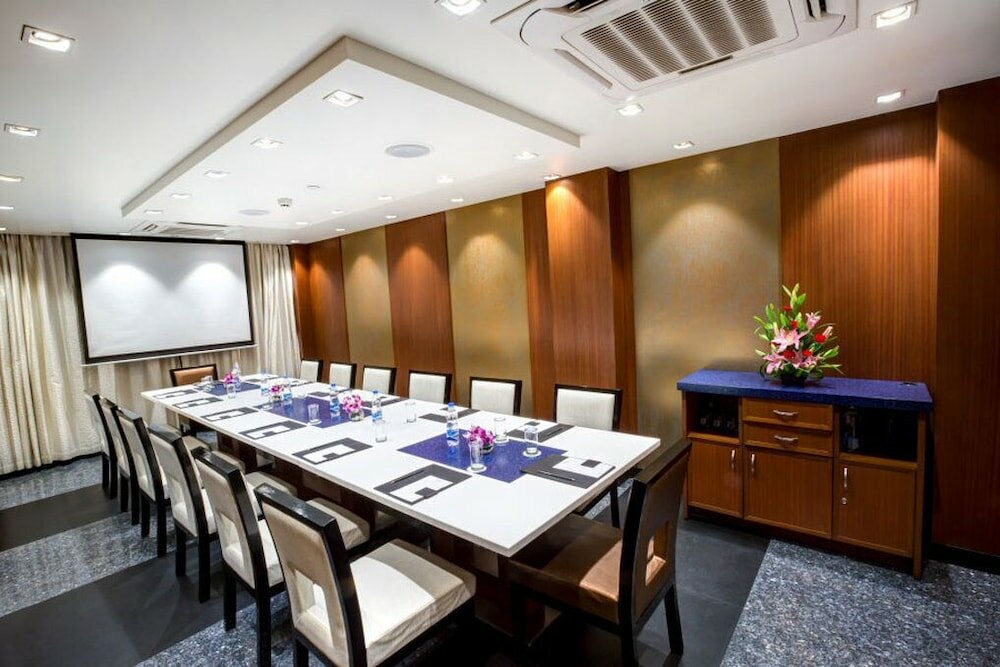 Фото Radha Regent