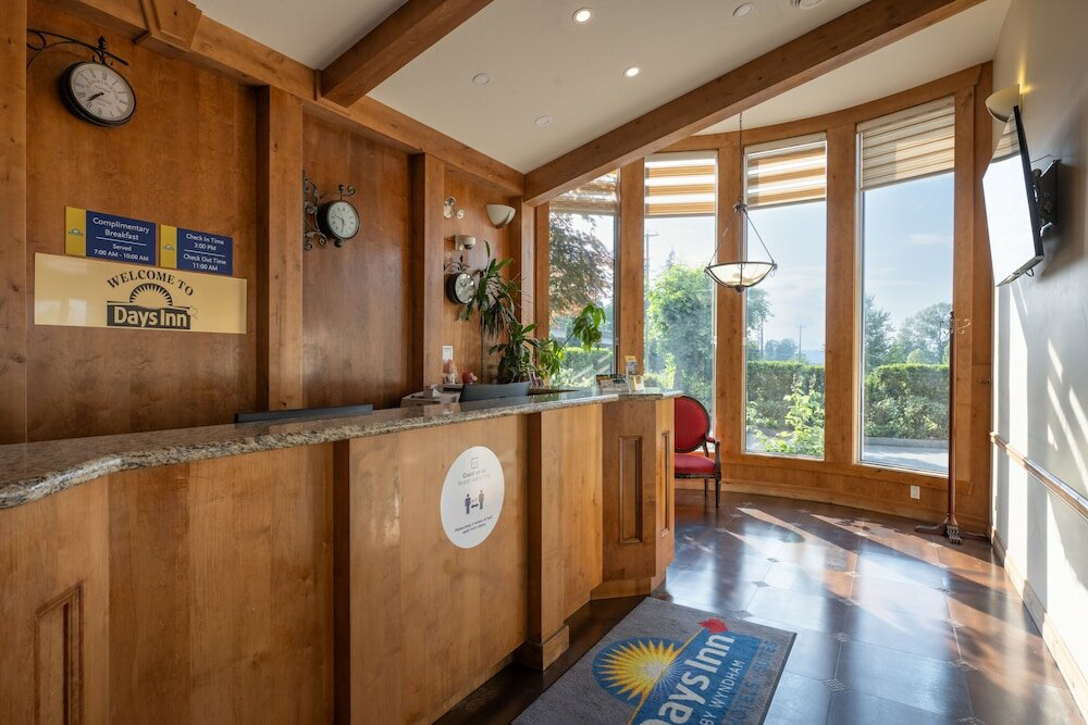 Фото Days Inn by Wyndham Surrey