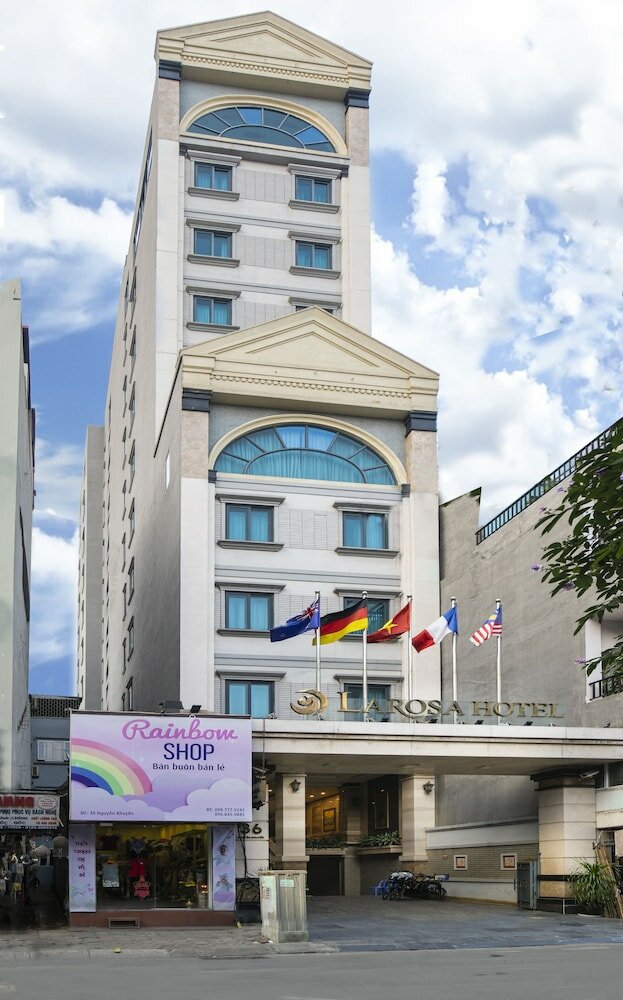 Фото отеля 1