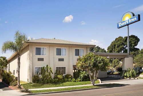 Гостиница Days Inn by Wyndham Oceanside в Оушенсайде